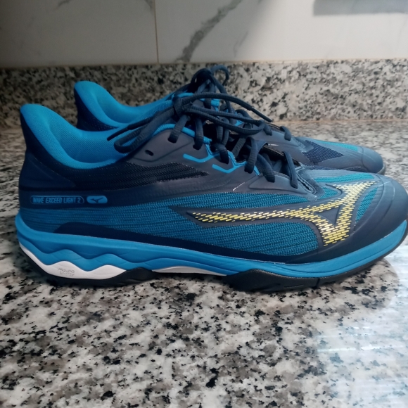Mens Mizuno Blue and Yellow Athletic Shoes Size 11(Like New) - Picture 1 of 10